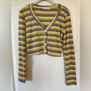 20. Small NWOT Illa Illa cropped rib sweater yellow/ grey 16 ptp